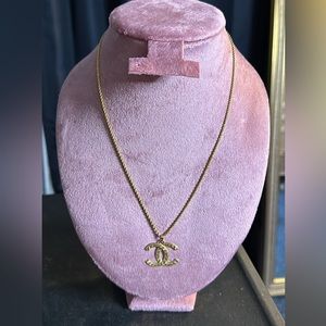 Stunning 18k Solid gold chain and Pendant New! Will make a great Christmas gift!